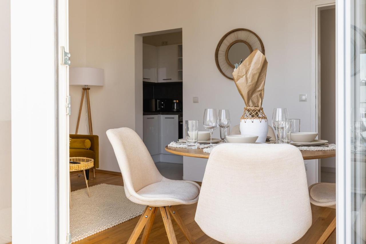 Bright Stylish Apartment With A Balcony In A Top Location Wien Eksteriør billede