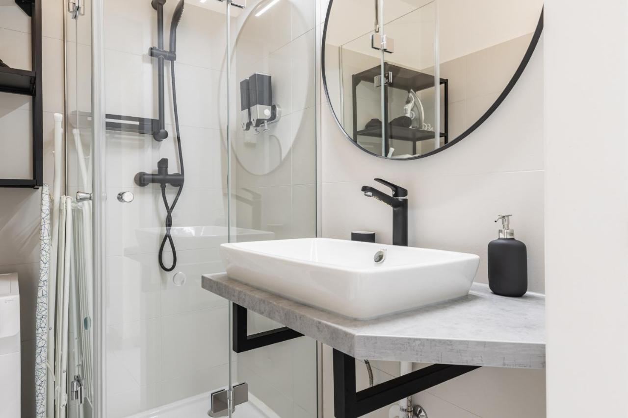Bright Stylish Apartment With A Balcony In A Top Location Wien Eksteriør billede