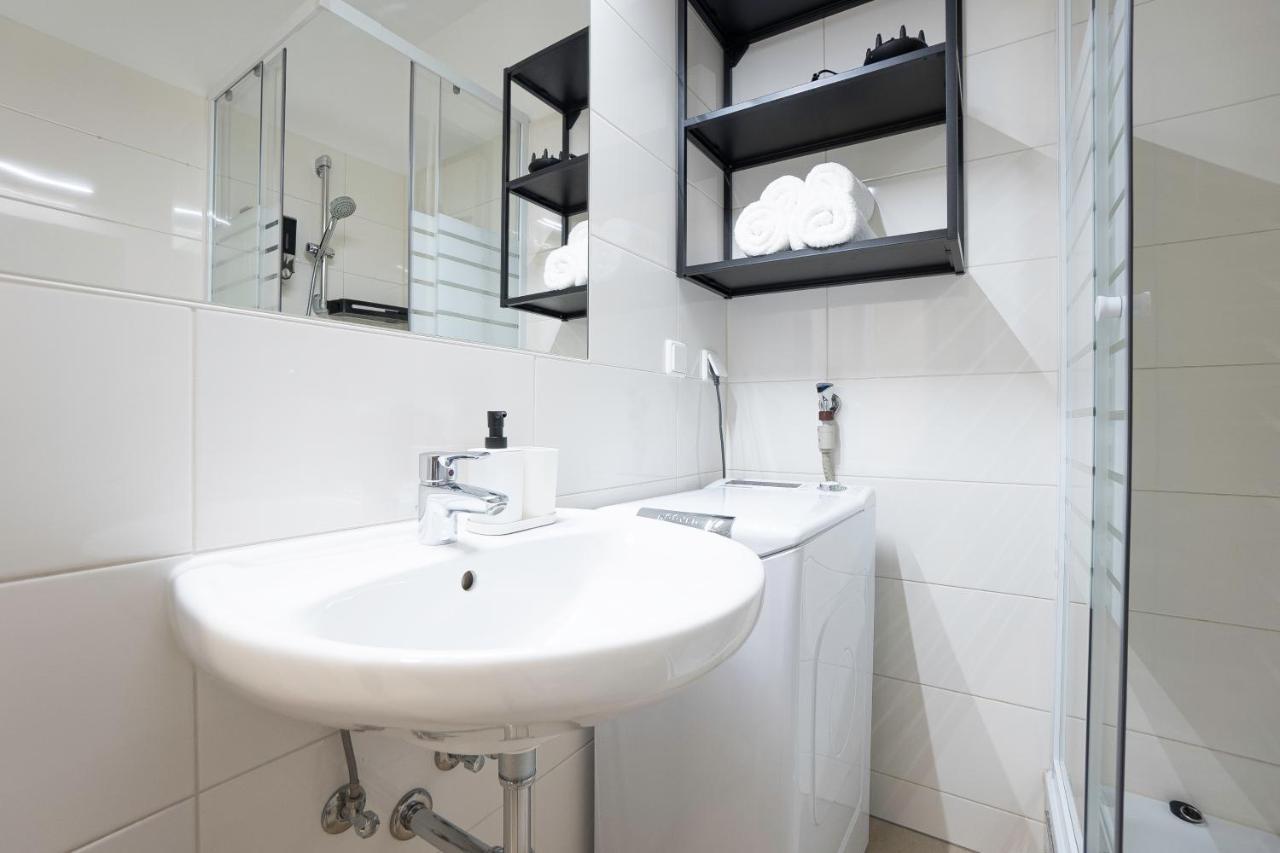 Bright Stylish Apartment With A Balcony In A Top Location Wien Eksteriør billede