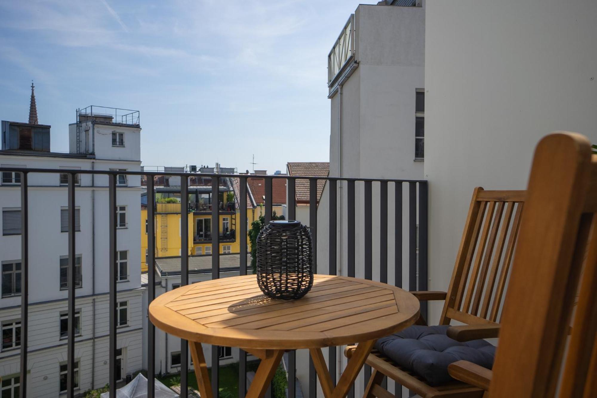 Bright Stylish Apartment With A Balcony In A Top Location Wien Eksteriør billede